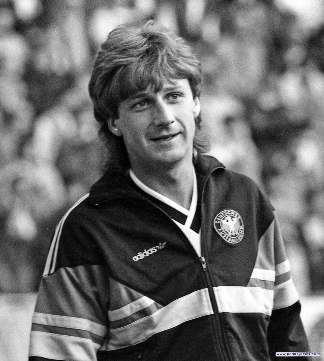 الموت يغيب فرانك ميل أسطورة دورتموند بنوبة قلبية مفاجئة